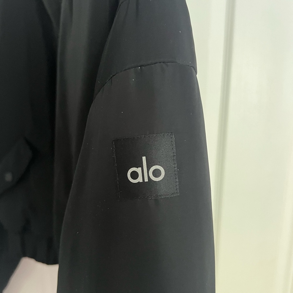 ALO Cropped BreakLine Black Bomber Jacket size Large - Picture 6 of 6